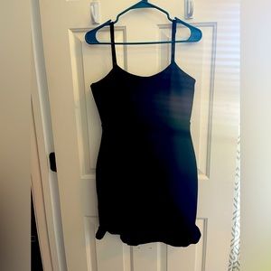 Lulus medium black dress with ruffle bottom. Cute for any #formal or #homecoming